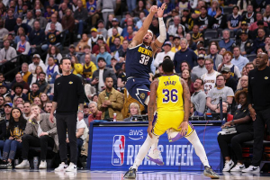 Aksi Luka Doncic saat Lakers kalahkan Nuggets 123-100