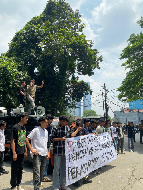 Aksi demo PT VDNI di Jakarta menuntut sanksi lingkungan