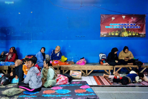 Warga terdampak longsor Pasirlangu mengungsi sementara