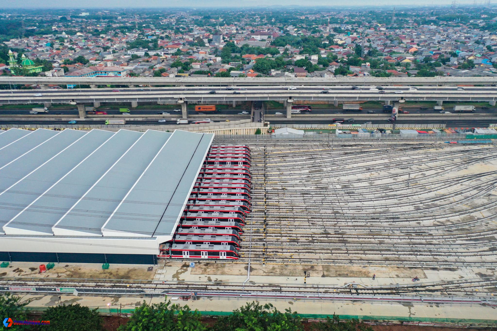Konstruksi LRT Jakarta Fase 1B Velodrome–Manggarai