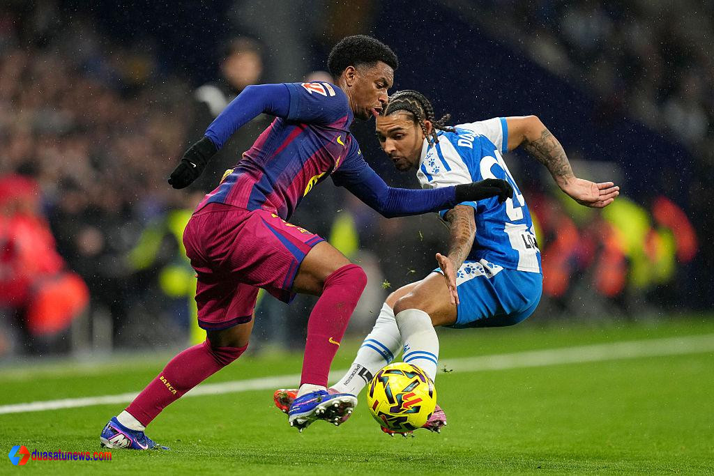 Joan Garcia Barcelona tampil gemilang di Derbi Catalunya