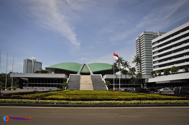 Gedung DPR MPR DPD RI di Jakarta terkait evaluasi otonomi daerah