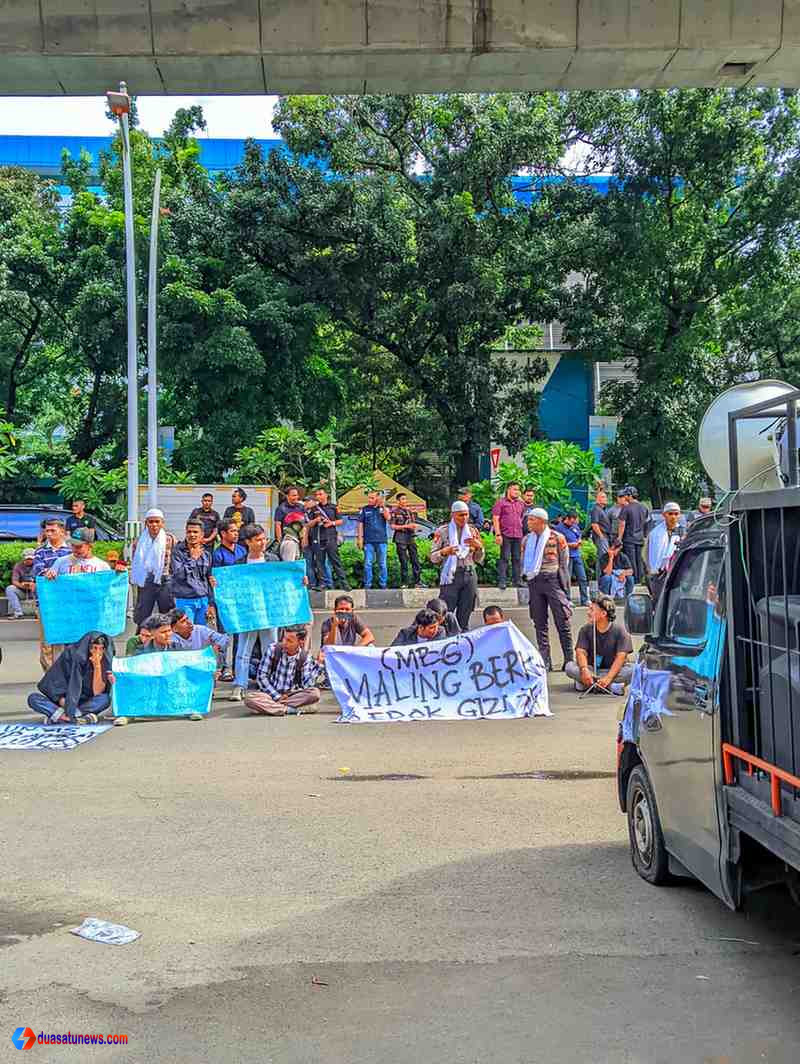 Aksi Serba Hitam SPPG di Jakarta desak polisi usut teror Ketua BEM UGM