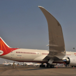 Pesawat Boeing 787-8 Dreamliner milik Air India terparkir di bandara internasional.