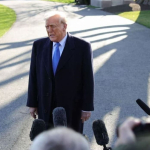 Trump tunda kunjungan China karena perang Iran