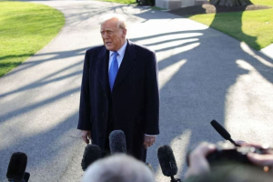 Trump tunda kunjungan China karena perang Iran