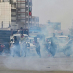 Bentrokan konsulat AS Karachi saat polisi membubarkan pengunjuk rasa