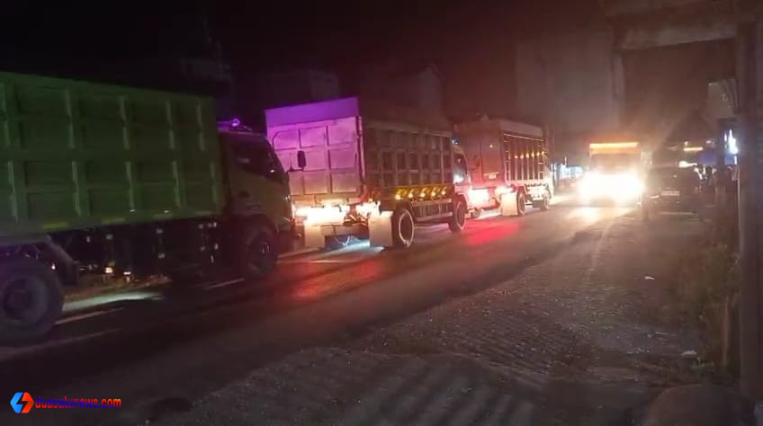hauling batu bara di jalan umum Barito Utara