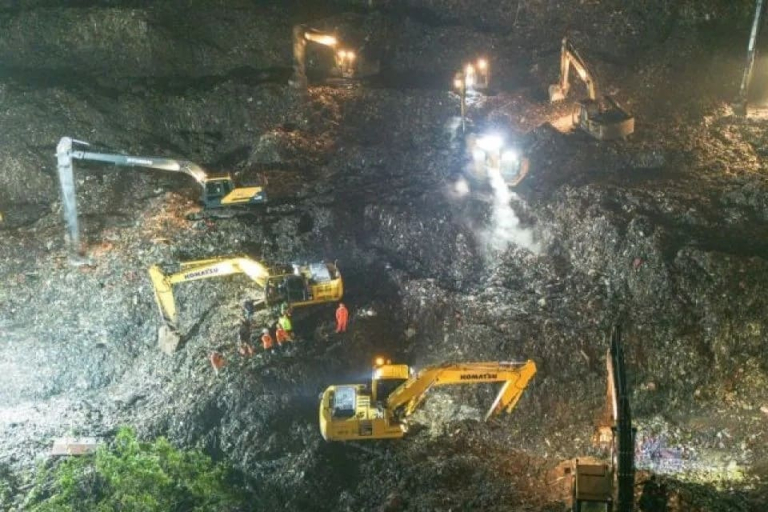 tragedi Bantargebang akibat longsor gunungan sampah di TPST Bantargebang Bekasi
