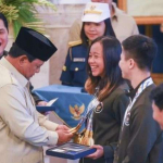 “atlet Indonesia menerima bonus prestasi atlet dari pemerintah”