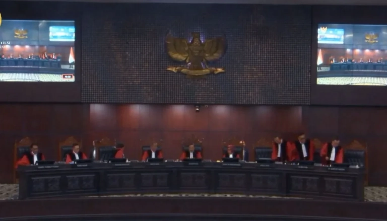 sidang MK bahas kuota internet hangus MK dan operator seluler