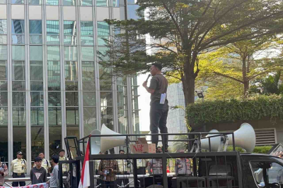 tambang ilegal PT KNI dengan alat berat di lokasi galian C