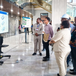 Gibran Papua Barat Daya meninjau presentasi pembangunan pusat pemerintahan di Sorong