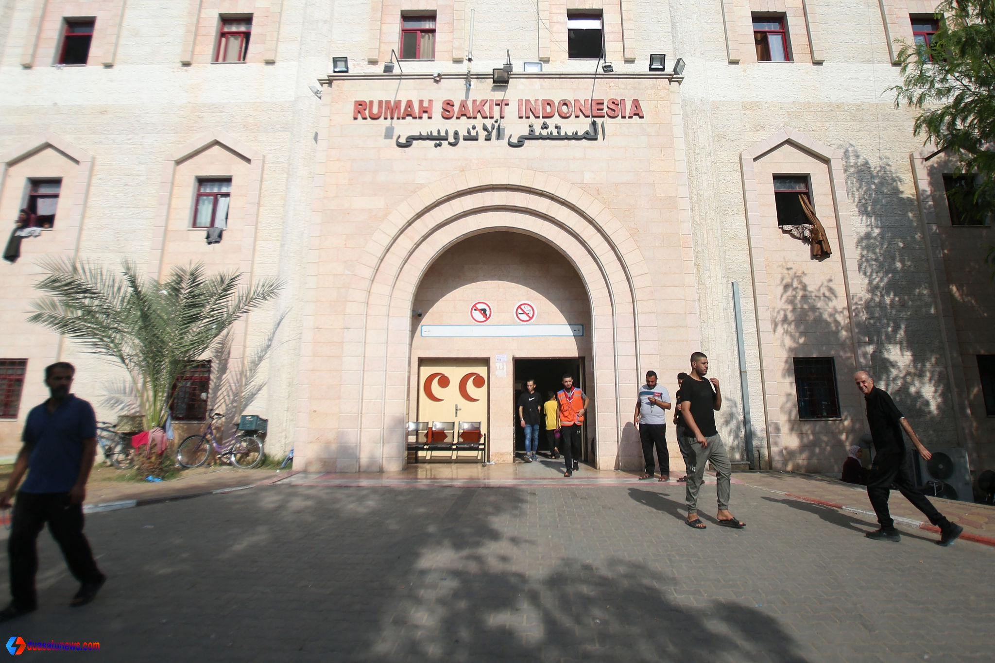 Reruntuhan RS Indonesia di Gaza setelah kerusakan akibat konflik bersenjata.