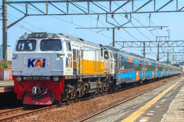 lokomotif menggunakan biosolar B40 KAI di Indonesia