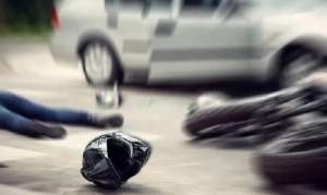 kecelakaan flyover Pesing Jakarta Barat pemotor tewas usai kecelakaan dengan bus