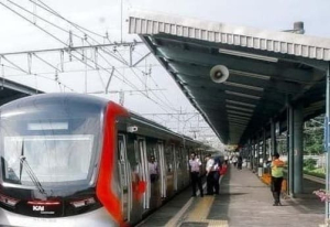 uji coba KRL Bekasi Cikarang di lintas rel kereta