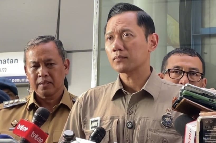 pelintasan kereta sebidang di Indonesia dengan palang pintu