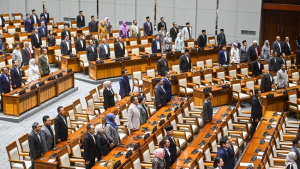 anggota DPR RI menghadiri rapat paripurna pengesahan UU PPRT di gedung parlemen
