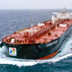 Selat Hormuz dibuka, kapal tanker minyak melintas di jalur energi global