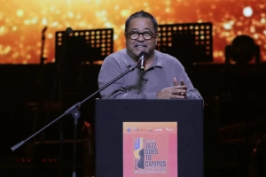 "Rano Karno menyampaikan pidato pada acara Jazz Goes to Campus (JGTC) bertajuk The City Series 2026 di Teater Jakarta, Taman Ismail Marzuki."