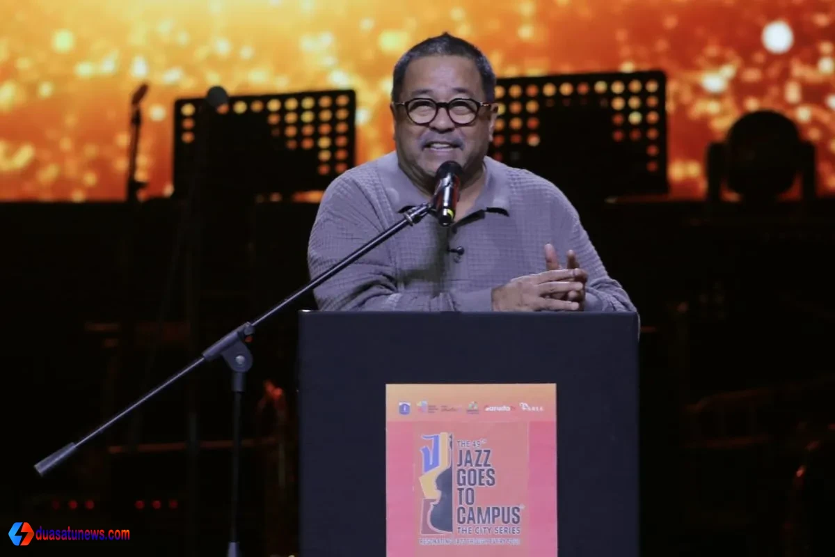 "Rano Karno menyampaikan pidato pada acara Jazz Goes to Campus (JGTC) bertajuk The City Series 2026 di Teater Jakarta, Taman Ismail Marzuki."