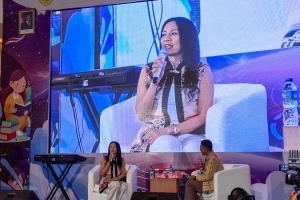 Dee Lestari literasi bersama BI NTT di Kupang