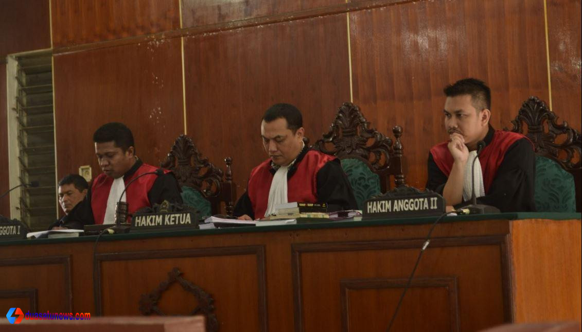 Majelis hakim memimpin sidang kasus motif penculikan bank di Pengadilan Militer II-08 Jakarta