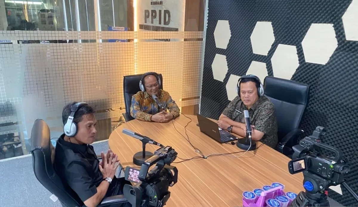Dialog interaktif RRI Kendari tentang kolaborasi literasi Sultra bersama pejabat pendidikan dan penyiaran di Sulawesi Tenggara