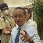 “Bahlil Lahadalia menyampaikan pernyataan terkait royalti tambang ditunda di Jakarta”