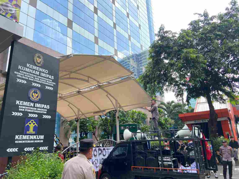 aksi massa terkait dugaan narkoba Lapas Kendari