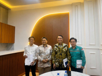 Robby Anggara dalam aksi Puskom Kemenag terkait dugaan suap izin prodi IAI Rawa Aopa