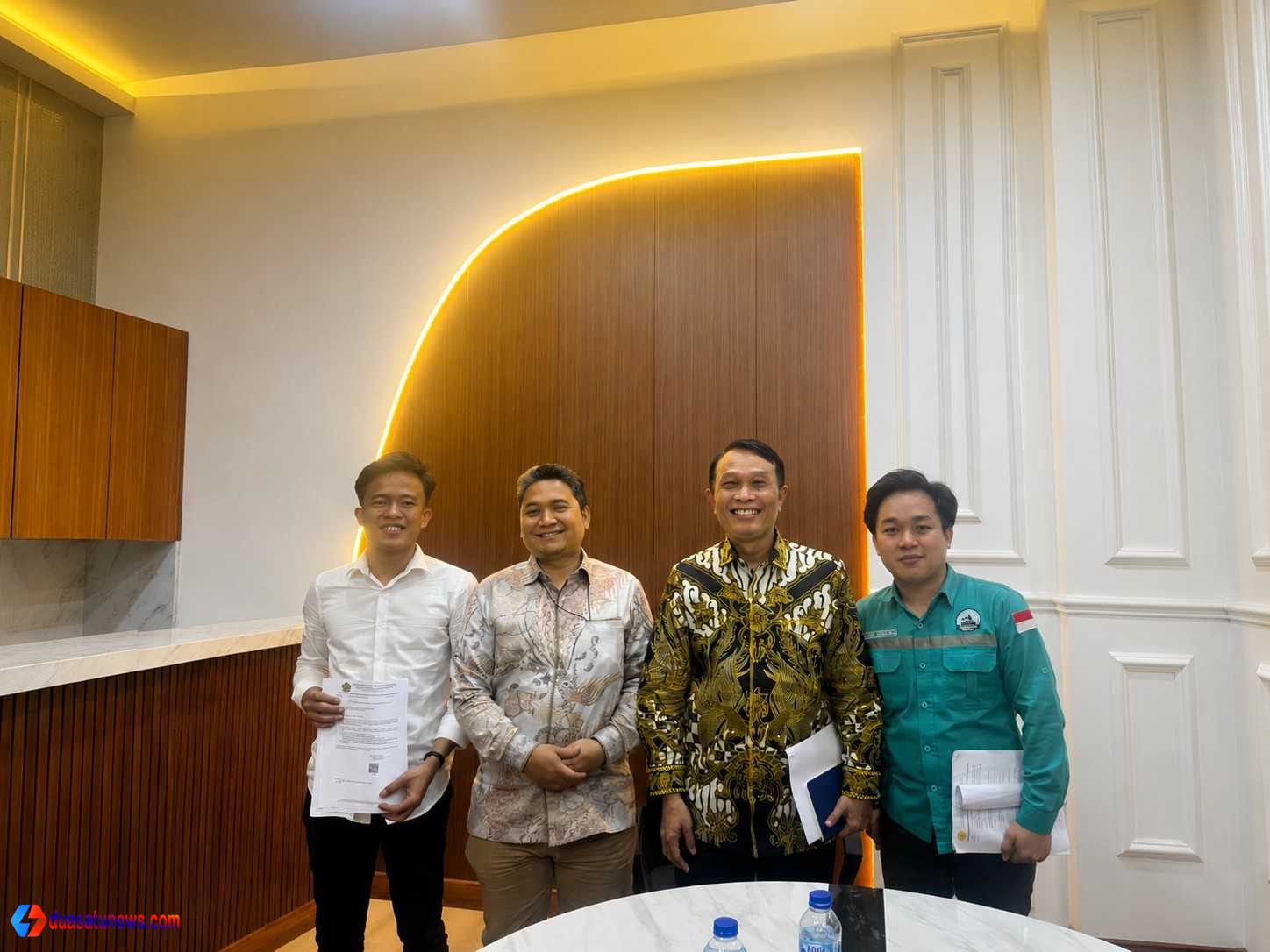 Robby Anggara dalam aksi Puskom Kemenag terkait dugaan suap izin prodi IAI Rawa Aopa