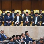 Prabowo bersama jajaran menteri menghadiri sidang paripurna DPR terkait pemberantasan pungli dan korupsi birokrasi