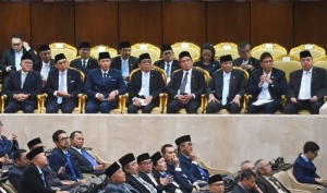 Prabowo bersama jajaran menteri menghadiri sidang paripurna DPR terkait pemberantasan pungli dan korupsi birokrasi