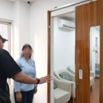 Dokter Gigi Vietnam dideportasi Imigrasi Jakarta Selatan setelah terbukti bekerja menggunakan izin tinggal kunjungan di klinik gigi