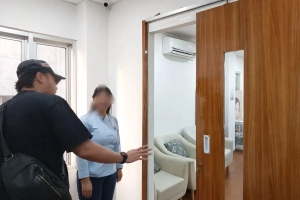 Dokter Gigi Vietnam dideportasi Imigrasi Jakarta Selatan setelah terbukti bekerja menggunakan izin tinggal kunjungan di klinik gigi