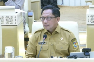 Mendagri Tito Karnavian mengimbau pemda menghentikan rekrut tenaga honorer baru untuk menjaga kesehatan fiskal daerah