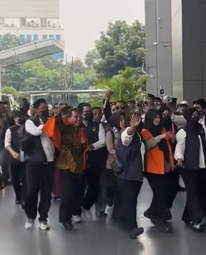 Kasus fitnah ijazah Jokowi saat Roy Suryo tiba di Kejari Jakarta Selatan