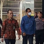 Bupati Muara Enim Edison tiba di Gedung Merah Putih KPK usai terjaring OTT