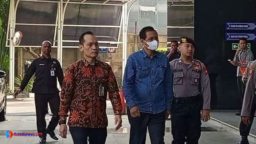 Bupati Muara Enim Edison tiba di Gedung Merah Putih KPK usai terjaring OTT