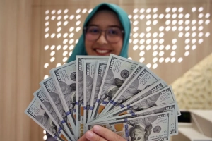 Ketergantungan Dolar Indonesia masih tinggi dan memengaruhi rupiah, perdagangan, serta stabilitas ekonomi nasional.