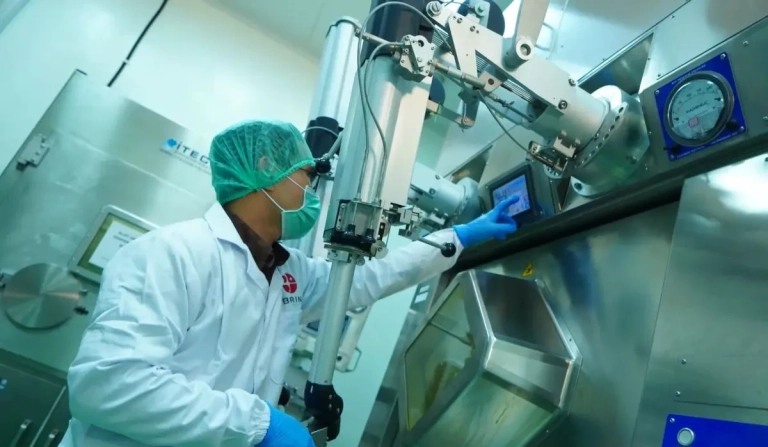 Magang Riset BRIN 2026, mahasiswa mengikuti penelitian di laboratorium BRIN