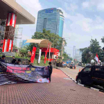 Mahasiswa Desak KPK Usut ASR saat menggelar aksi demonstrasi di depan Gedung KPK Jakarta terkait dugaan lonjakan LHKPN, PT TMS, dan kapal ASR 8