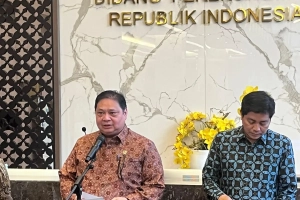 Airlangga Hartarto menyampaikan capaian Ekonomi Indonesia 2026 tumbuh 5,29 persen pada triwulan II di Kementerian Koordinator Bidang Perekonomian.
