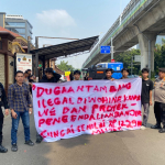 Forum Pemuda Mahasiswa Aktivis Indonesia (FPMAI) Sulawesi Tenggara menggelar aksi demonstrasi di Markas Besar Kepolisian Republik Indonesia